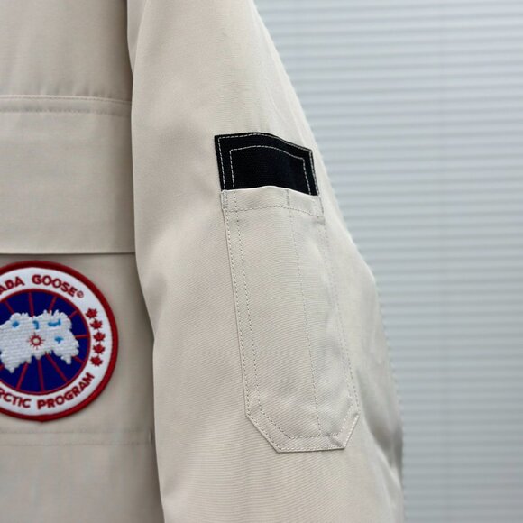 Canada Goose Expedition white Unisex Hooded Parka - Picture 7 of 9